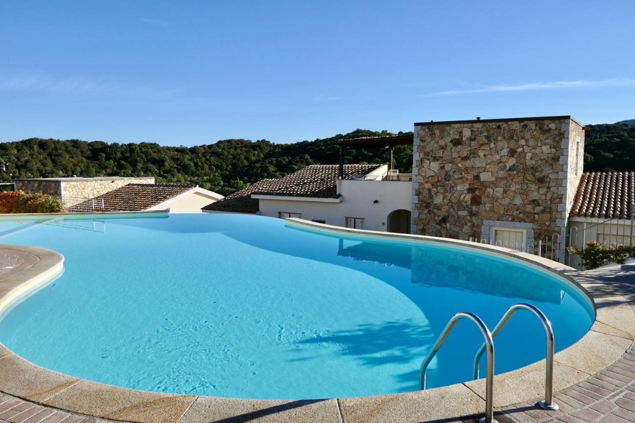 Cala Bitta Residence Con Piscina A 4 Km Da Baja Sardinia المظهر الخارجي الصورة